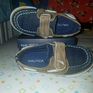 Boys 8M Shoe